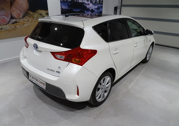 Toyota Auris cena 52900 przebieg: 100000, rok produkcji 2014 z Wałbrzych małe 277